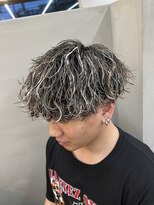 ダズルヘアラッシュ(DAZZLE hair RUSH)&nbsp;～ホワイトハイライト×ツイストスパイラルパーマ～