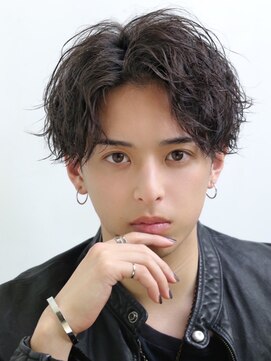 リップス 表参道店(LIPPS) ルーズセンターパート【ツイストスパイラル