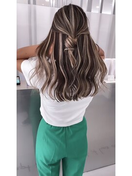 キング 枚方店(K!ng) 縮毛矯正髪質改善ハイライトレイヤーカット枚方美容室エクステ