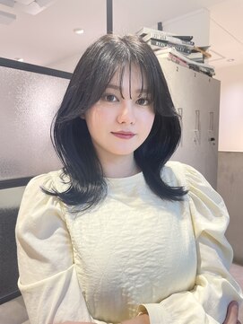 ヨーク(YOKE) くびれヘアレイヤー顔まわり艶髪