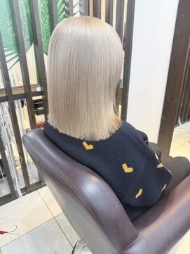 ヘアアンドデイスパ アグー(hair&dayspa AGU) ［SHIZUKA］ブリーチ2回のホワイトベージュ☆