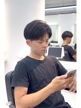 オン(on.) 前髪下ろしもできるセンターパート
