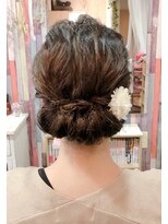 ヒマワリ(HIMAWARI)&nbsp;イマドキ アレンジ ギブソンタック 可愛い