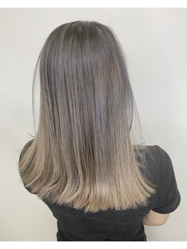 トリニティ(trinity) 外国人風切りっぱなしグレージュ☆バレイヤージュ