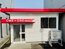 ワンプラスワンデュエ(ONE+ONE deux)の雰囲気（店舗前に2台・lokkiの前・西側5台。計7台駐車可能★）