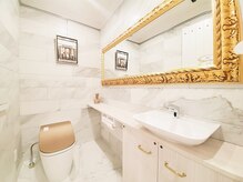 ［女性専用パウダールーム完備】女性専用レストルーム・パウダールームがございます。