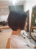 前下がり×ショートボブ
