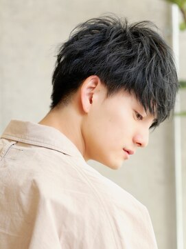 ライラ(Lyla) ラフルーズ前下がりショート