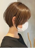 ショートカットショートボブミルクティーベージュカラー前髪なし