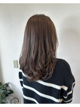 ラテ アトリエ(latte atelier) たっぷりレイヤー/ワンカール/アッシュグレージュ