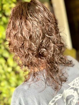 ミスグランディーヴィラス(Miss Grandee VILLAS) ロングウルフパーマレイヤーパーマスタイル2