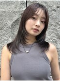 顔周りレイヤーカットくびれヘアミルクティーベージュカラー