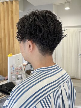 ネオリーブウリ 二子玉川店(Neolive uri) サーフカール刈り上げセンターパートリバースセンターパート