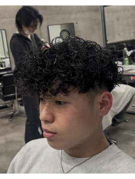 イーラ(era) スペインカール ツイストスパイラル眉カットメンズパーマ