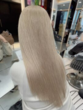 ラピス 渋谷本店(Lapis) ホワイト/レイヤーカット/髪質改善/エクステ/バイカルテ