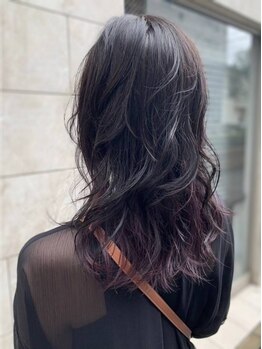 リワーズ 千歳船橋店(Rewards)の写真/極ツヤカラーで上質な仕上がりに。一人ひとりの髪質に合わせた施術だからハイトーンでもダメージレスが叶う