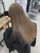 ウル 岡山駅店(ULu.)&nbsp;ハイトーンホワイトミルクティーベージュヌーディーカラー岡山駅