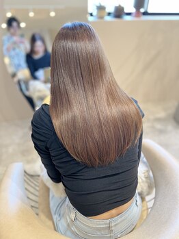 エミューバイメルシー(emmu by MERCI)の写真/髪の内側から整えて、うるおいとツヤを実感。毛先まで指通りなめらかなワンランク上の美髪へと導きます。