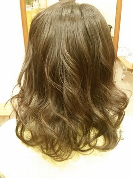 バトン(BATON) コテ巻きスタイル