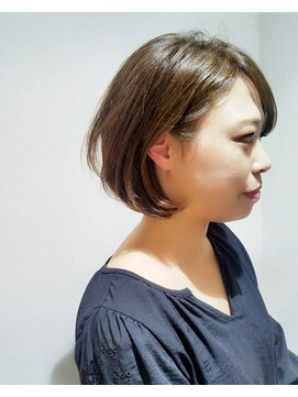 ジューシー(Beauty Consultant 10C) 前下がりボブ