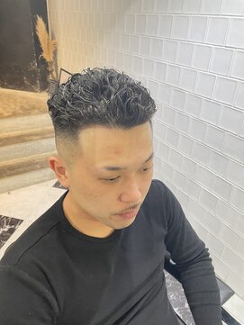 メリケンバーバーショップ フクオカ(MERICAN BARBERSHOP FUK) スタイリング簡単アップバングパーマ