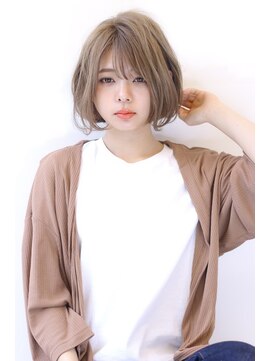 オーロ(ORO) ふんわりカールのベージュボブ