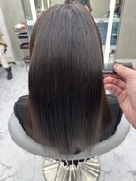 ロンドルーチェ 心斎橋(Lond luce)&nbsp;ダークアッシュ/ミディアムレイヤーカット［髪質改善/縮毛矯正］