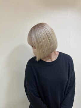 カリーナ(CARINA) ハイトーンカラー／ホワイトベージュ