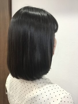 アリー(Ari-) アゴ下2センチ内巻きボブ