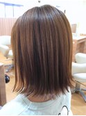 切りっぱなしボブ/透明感ベージュ/レイヤーボブ/外ハネ