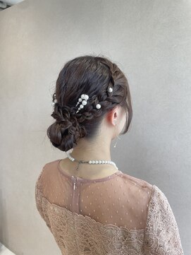 エムサロン ルームス(emusalon Room's) 【Rina】シニヨンアレンジ