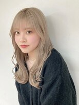 コワファースト長崎シャンプーボーイ 2nd(COIFF1RST 長崎 SHAMPOO BOY)&nbsp;長崎1かわいいハイトーンカラー ケアブリーチ ホワイトベージュ