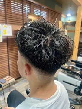 スタンドバーバー 柏(STAND BARBER) リバースセンターパート/ニュアンスウルフ/ダウンバング/柏