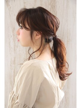 エストレーラ(estrela) 『estrela』大人可愛いポニーテールヘアアレンジ