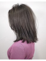 ウィロー(WILLOW)&nbsp;【WILLOW】すきバサミを使わない外ハネミディ（井下貴史）