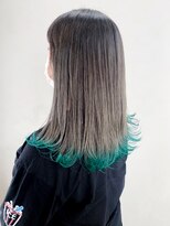 裾カラー_フェザーバングマッシュショート_ba329701