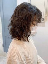 ベラ(Bella)&nbsp;大人可愛い外ハネミディアムセミロング20代30代40代