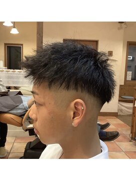 ベイブ ヘア メイク サロン(Babe hair make salon) アップバング　スキンフェード