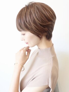 アイ(I.) 【 I. 】30代からの襟足すっきり前下がりショートボブ 川口