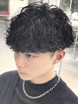 波巻きパーマメンズマッシュセンターパートツイストパーマウルフ