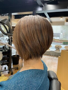 ジジ(ZiZi) ショートボブ