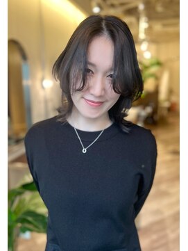 ソエル(Soell) 髪質改善 ウルフレイヤーカット グレージュ前髪なし 20.30代女性