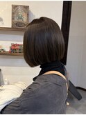 赤みの少ないオリーブベージュカラー
