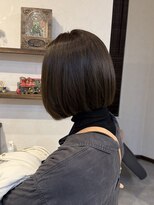 カルマンド(Calmando) 赤みの少ないオリーブベージュカラー