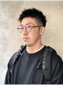 直毛でも扱いやすいシャープな束感ベリーショート