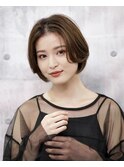 20代30代大人可愛いアッシュベージュくびれボブ耳掛け透明感