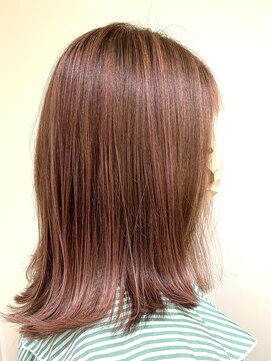 ハイライトカラー　ピンク　ブリーチ