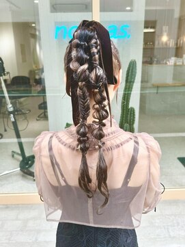 ナウアズ(now as.) 大人気◎変形ツインポニーアレンジ【向】【now as.明石】