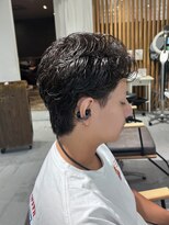 ネオリーブウリ 二子玉川店(Neolive uri) ブルーブラックフェザーパーマサーフカールセンターパート