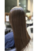 クリック 辰巳店(CLiC) 縮毛矯正と髪質改善による指通り滑らかなサラサラ艶髪
